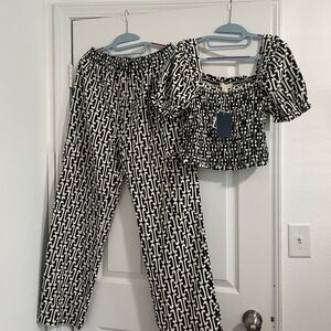 Monteau Black and Cream Patterned Top